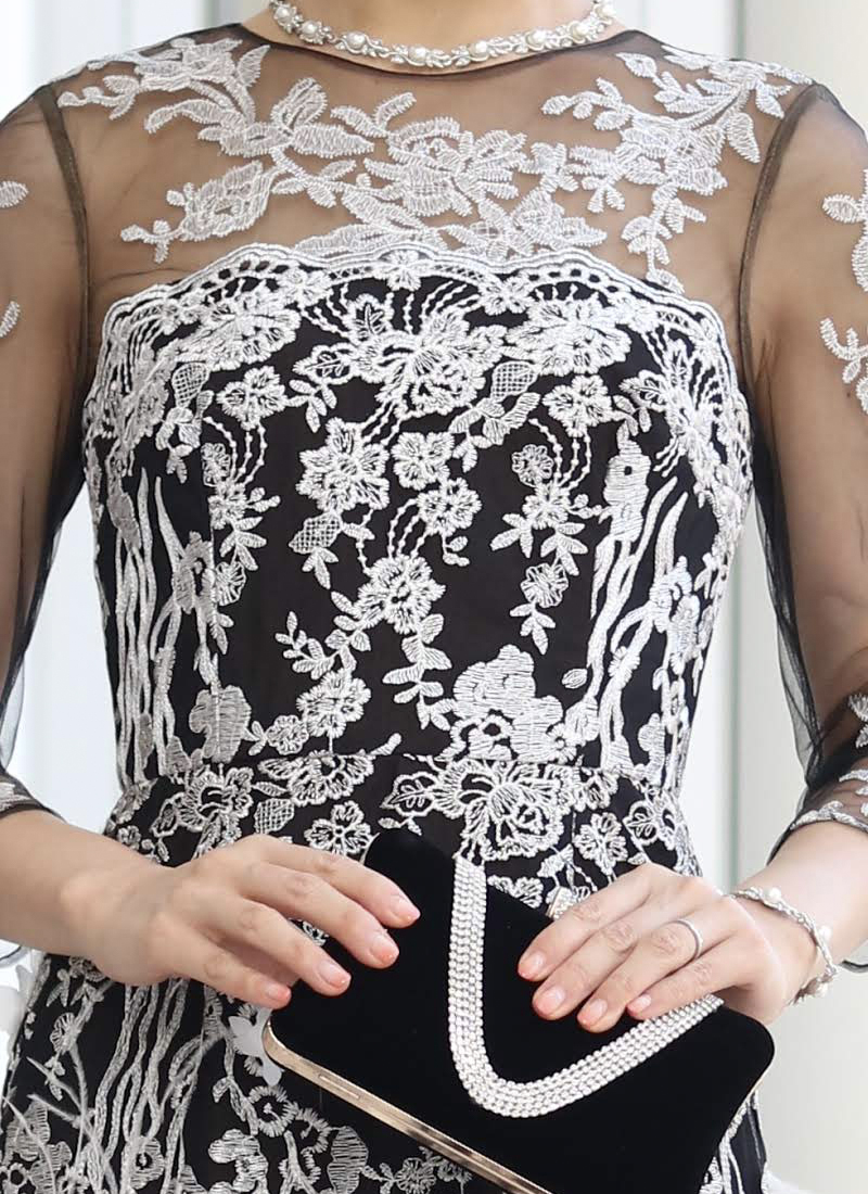 マザードレスレンタル｜RMD-033：Faye Won（フェイ・ウォン）【インポート】ブラック×ホワイト刺繍Dress