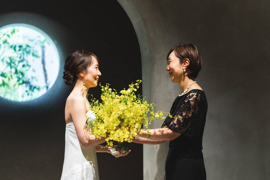 マザードレス｜RMD-059：Bianca Cram（ビアンカ・クラム）【インポート】ブラックお袖レース×ソフトマーメイドDress｜レンタルご着用シーン｜Dress Your Way 〜長身でよかった！私を変えた、ドレスとの出会い〜