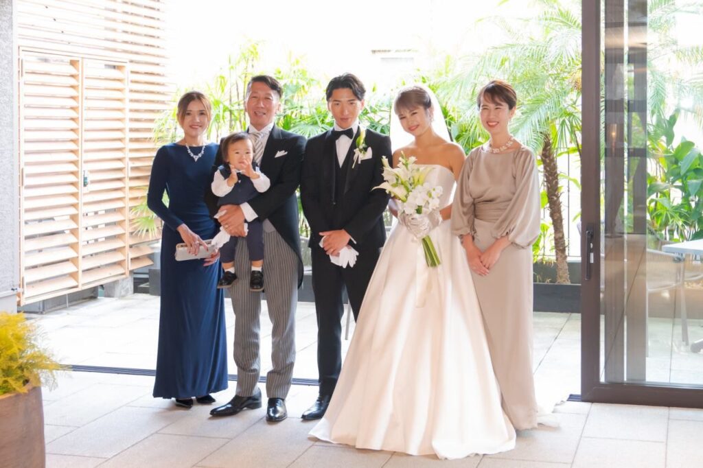 マザードレス｜RMD-086：Lucille Zora（ルシル・ゾーラ）【インポート】ダークネイビーバックビジュー＆ドレープDress｜Sサイズモデル着用｜レンタルご着用シーン｜美しいドレープラインの共演✨️エレガントなダブルマザーDressUp