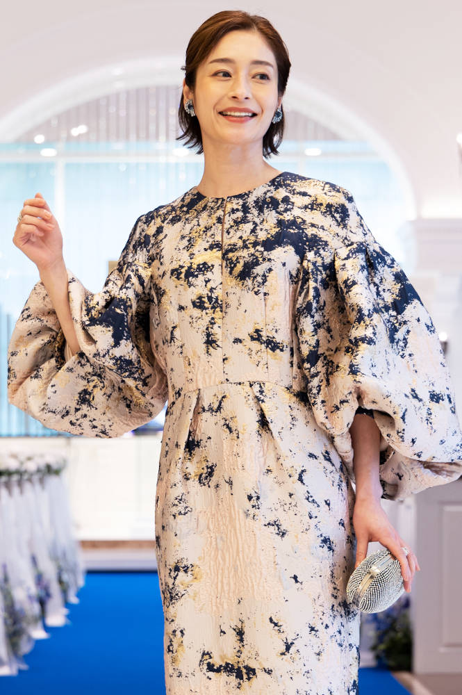 新郎母ドレス　新婦母ドレス　マザードレス　ママドレス マザーズドレス　結婚式母ドレス　母親ドレス　ヘアスタイル　ヘアアレンジ　ヘアセット