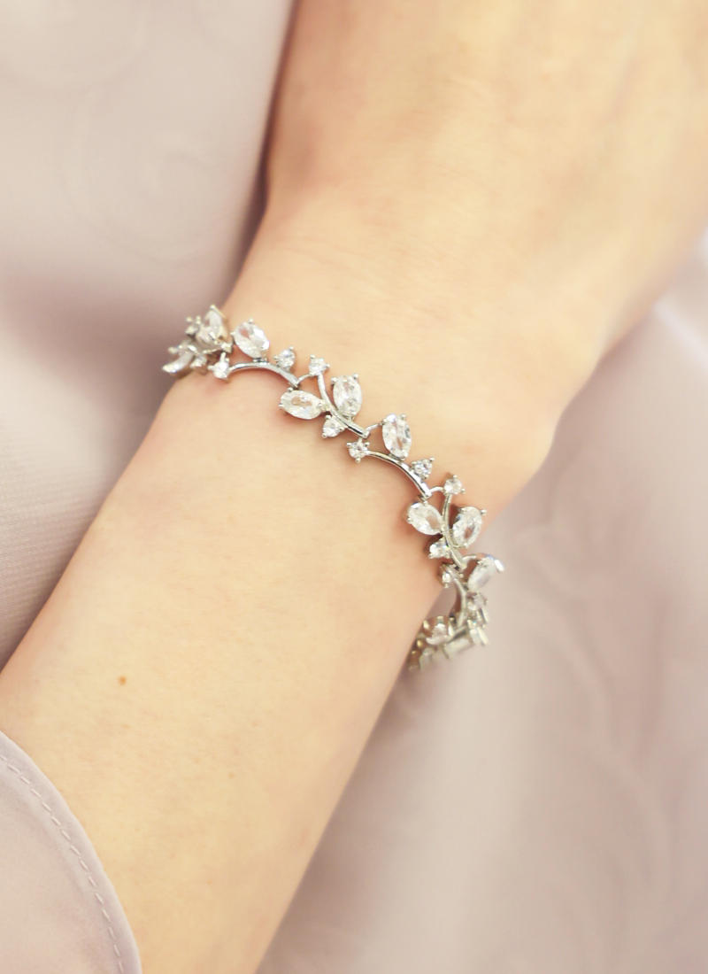 新郎母ドレス　新婦母ドレス　マザードレス　ママドレス マザーズドレス　結婚式母ドレス　母親ドレス　ヘアスタイル　ヘアアレンジ　ヘアセット